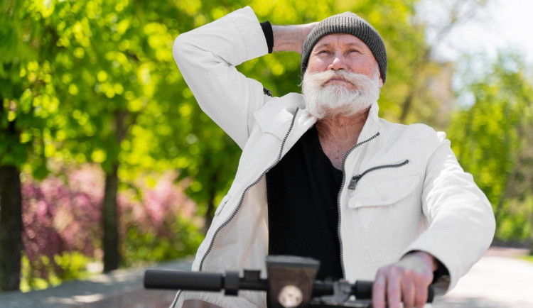S lidmi, kteří se i ve vyšším věku chovají jako děti, je těžké žít