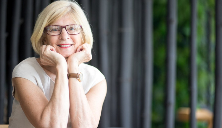 Žiju sama a je mi dobře. Single žen bude v příštích letech stále víc