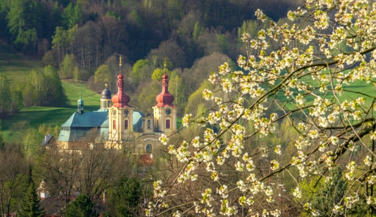 Velikonoce v Jizerkách: malebná poutní místa i frýdlantský jubilant