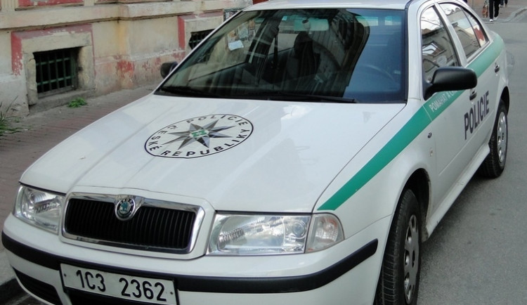 Policisté z obvodního oddělení v Hluboké nad Vltavou odhalili podvodníka.
