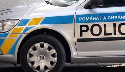 Pachatel poleptal před IGY mladou ženu žíravinou