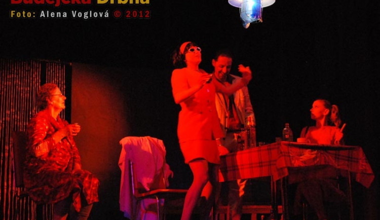 Divadelní sál KD Slavie ožil vystoupením ochotníků