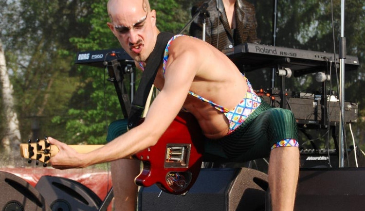 Studentské řádění zakončil bohatý hudební program