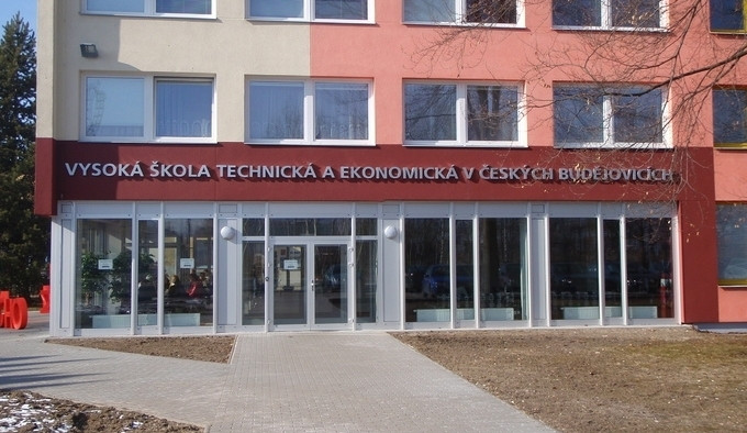 VŠTE má nejnižší náklady na výuku v Čechách