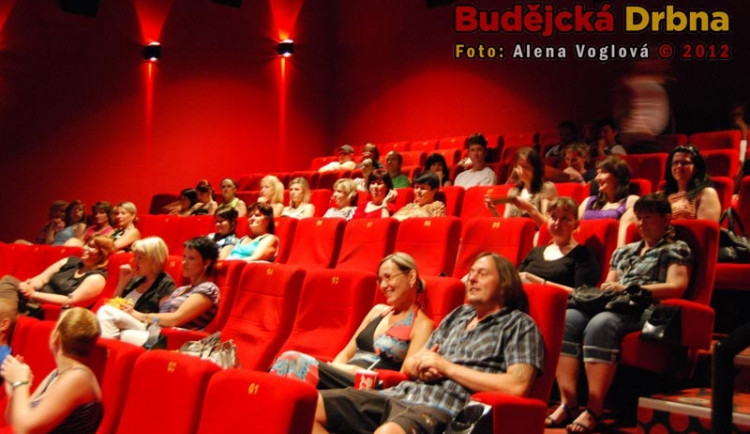 Červnová Dámská jízda promítala film speciálně pro ženy