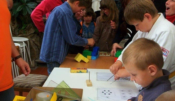 Děti se budou loučit s prázdninami dílnami a kvízem
