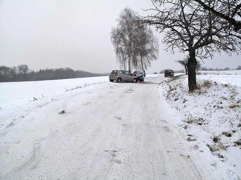 Tato dopravní nehoda si vyžádala dvě lehká zranění