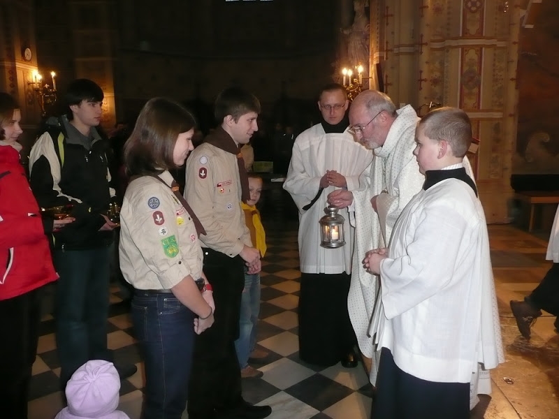 Betlémské světlo v bazilice Nanebevzetí Panny Marie na Starém Brně