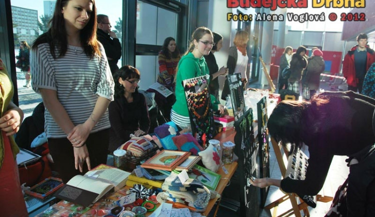 Studenti vnesli do Filozofické fakulty adventní atmosféru