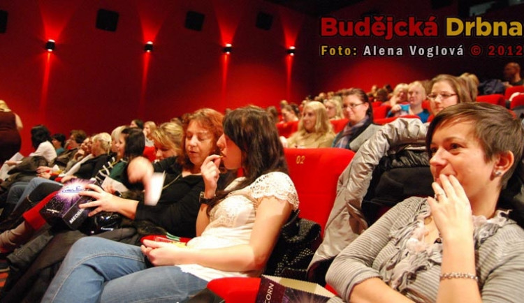 Na Dámské jízdě voněl punč a dávaly se dobré rady