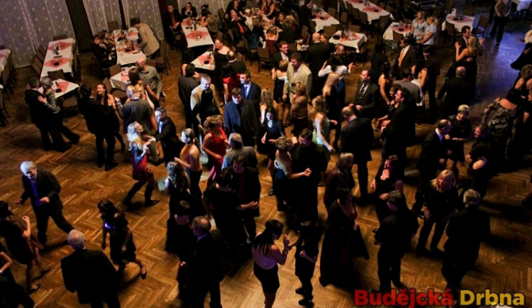 Plesovou sezonu otevře Velký mediální ples