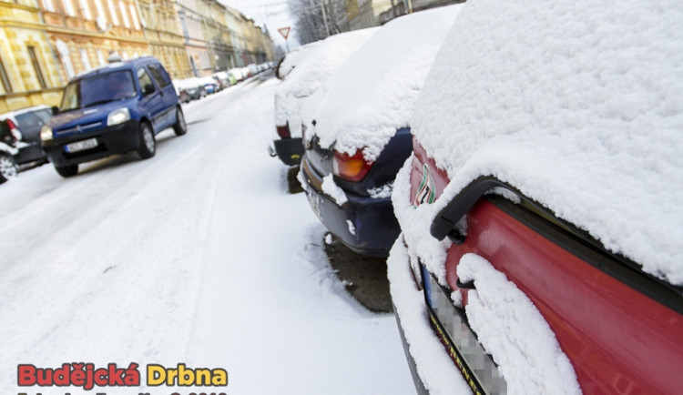 Silnice jsou sjízdné, řidiči si ale musí dávat pozor