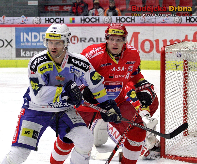 Jeden gól a dvě asistence si v zápase proti Kometě připsal František Ptáček (vpravo s Róbertem Petrovickým)