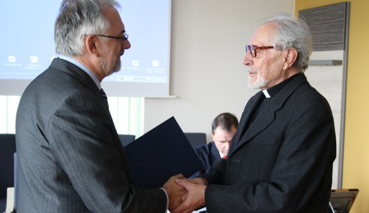 Karel Skalický byl jmenován emeritním profesorem