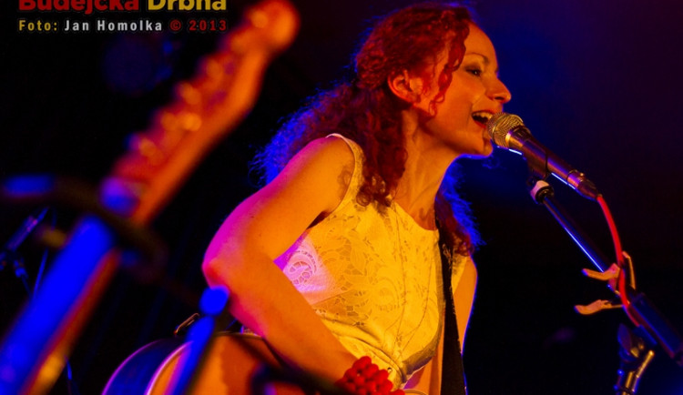 Název kapely November 2nd vznikl chybou grafika