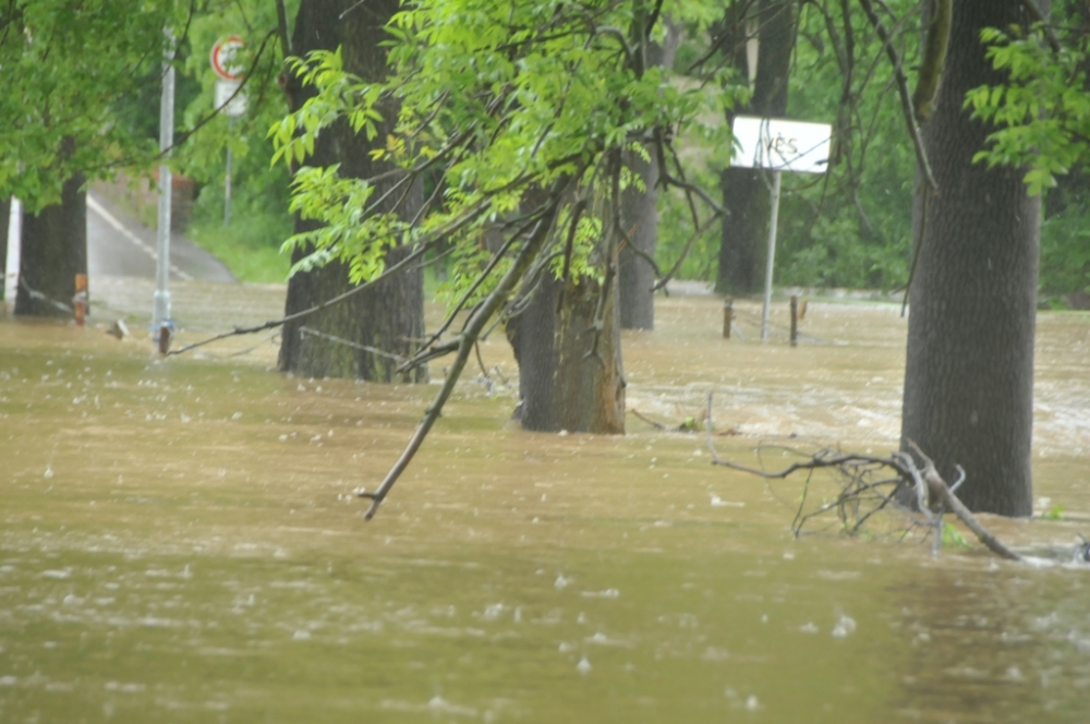 Černousy, zatopená silnice na Ves. Foto: LK
