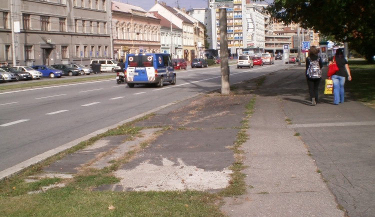 Mariánské náměstí bude mít nové chodníky