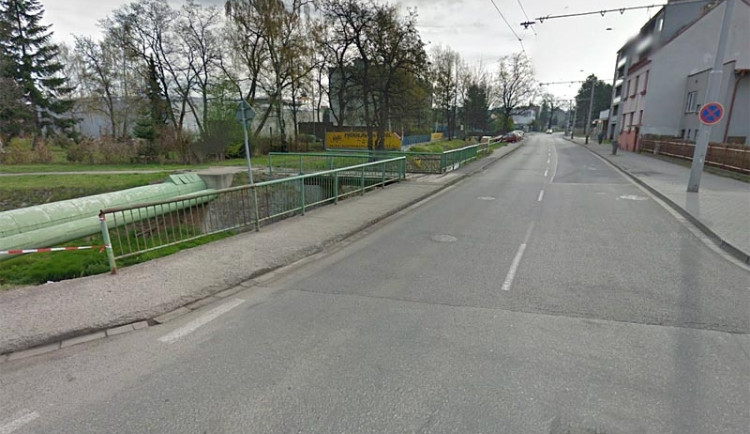 Lávka bude obnovena, zábradlí vyměněno za nové