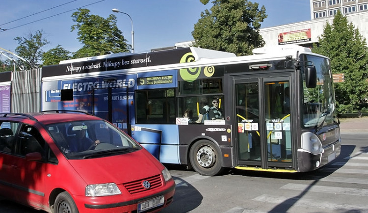 První den školního roku bude MHD pro všechny zdarma