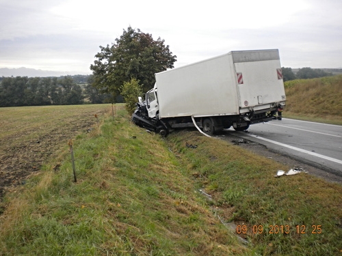 Nehoda u Holubic zastavila provoz na Slavkov na několik hodin, foto: HZS JMK