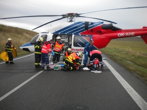 Nehoda u Holubic zastavila provoz na Slavkov na několik hodin, foto: HZS JMK