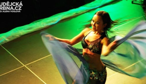 Orientální tanečnice rozpálily publikum v ArtIGY