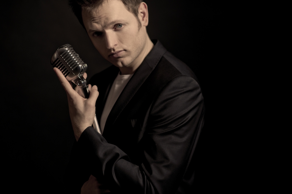 Zpěvák Honza Kříž.