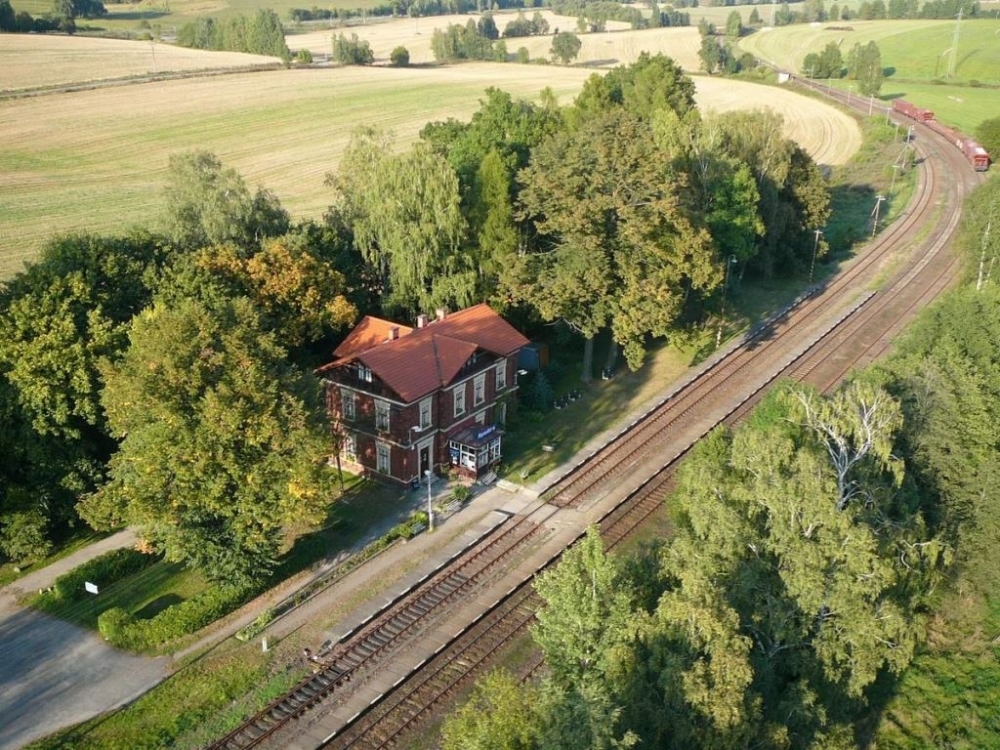 Nádraží z rogala. Foto: LK