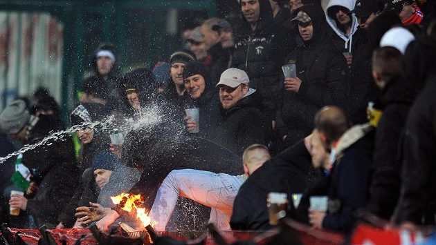 Fanoušci Brna během utkání na hřišti Bohemians 1905. Zdroj: ČTK