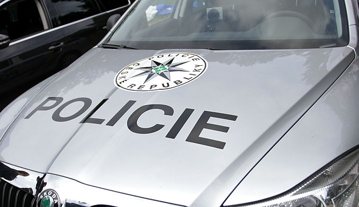 Opilá a zdrogovaná řidička chtěla podplatit policisty