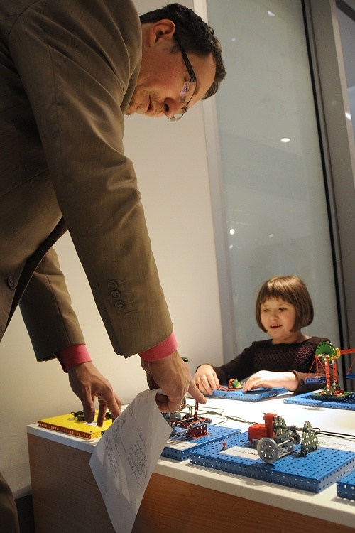 Nejhezčí věž ze stavebnice Merkur postavily děti ze školy Na Výběžku. Foto: Jan Vrabec