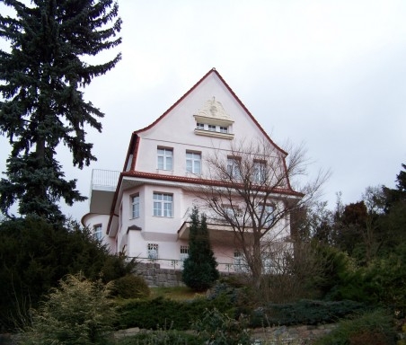 Vila v pohledu od Šafaříkovy ulice. Foto: Liberec-reichenberg.net