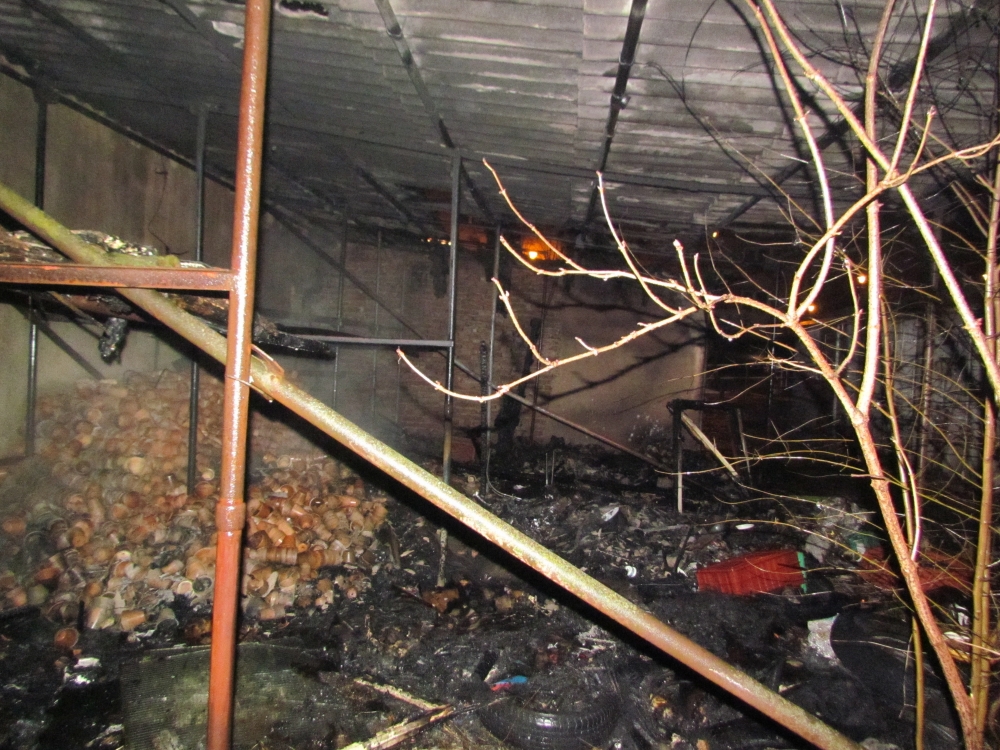 Vyhořelé zahradnictví v Bělohorské ulici, foto: hasiči JMK