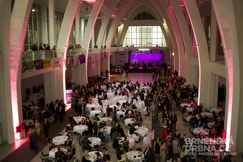 Tradiční ples našel útočiště v nejstarším pavilonu brněnského výstaviště, foto: Brněnská Drbna, Miroslav Toman