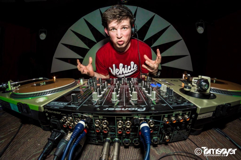 Zakladatel Gangster Trippin Dj HellSmith bude na březnové akci slavit narozeniny