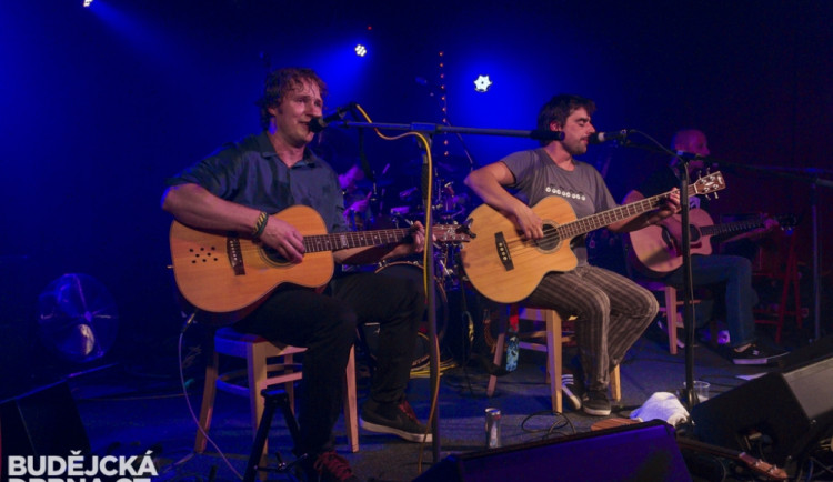 Založit kapelu je snadný, stačí běhat v elasťákách