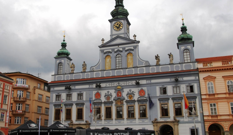 Nevidomí simulují svůj svět v Kavárně Potmě