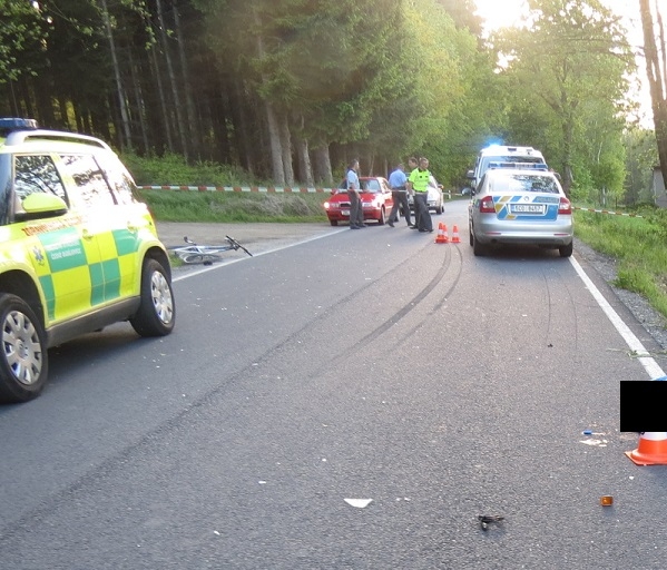 Po srážce s osobním autem zemřel u Borovan cyklista