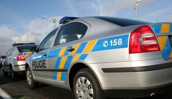 Zahynul po nárazu do stojící tatry, nejspíš ho oslnilo slunce