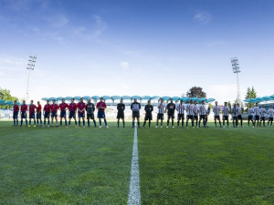 Proč fotbalisté vydělávají víc peněz než lékaři?