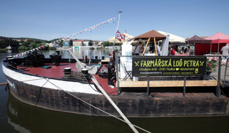 Farmářské trhy, kultura, noční život. Město chce náplavky ještě víc přiblížit Pražanům