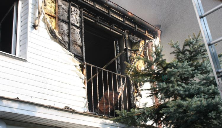 Senior se vrátil do hořícího domu pro svého psa