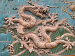 Glosa dne: Čínský drak na hliněných nohou
