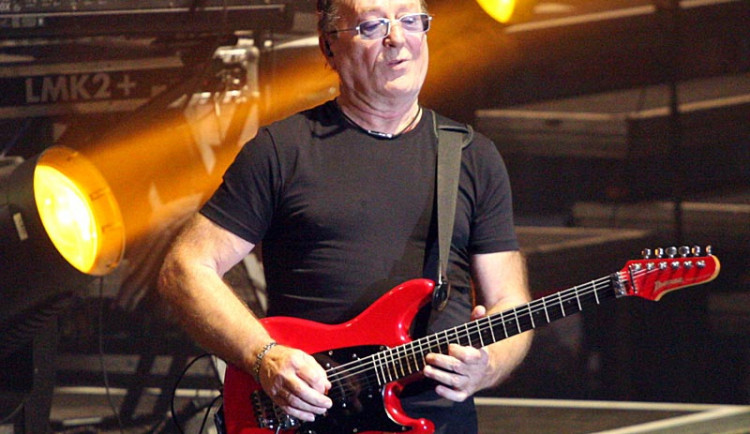 SOUTĚŽ: Ve Frymburku dnes zahrají Ewa Farna a Olympic