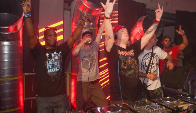 Světový drum and bass opět v Budějcích. A zadarmo!
