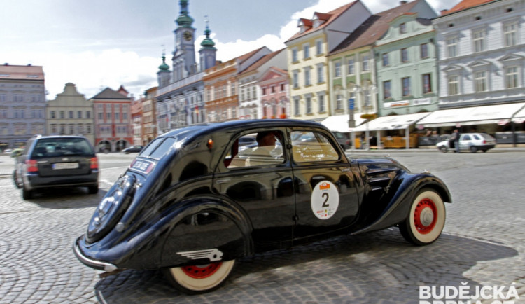 Veteránské klenoty na čtyřech kolech zavítají i do Budějc