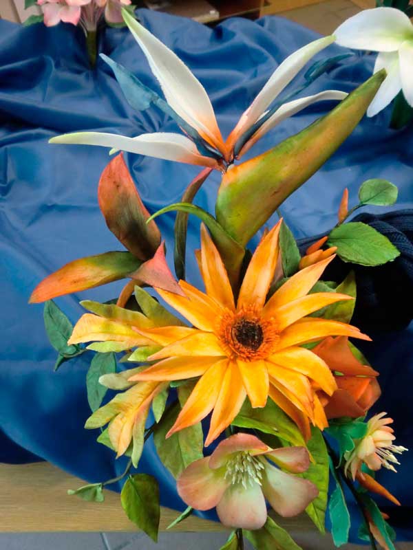 Kurzy Olomouc – modelování drátkovaných květin z cukrářské hmoty