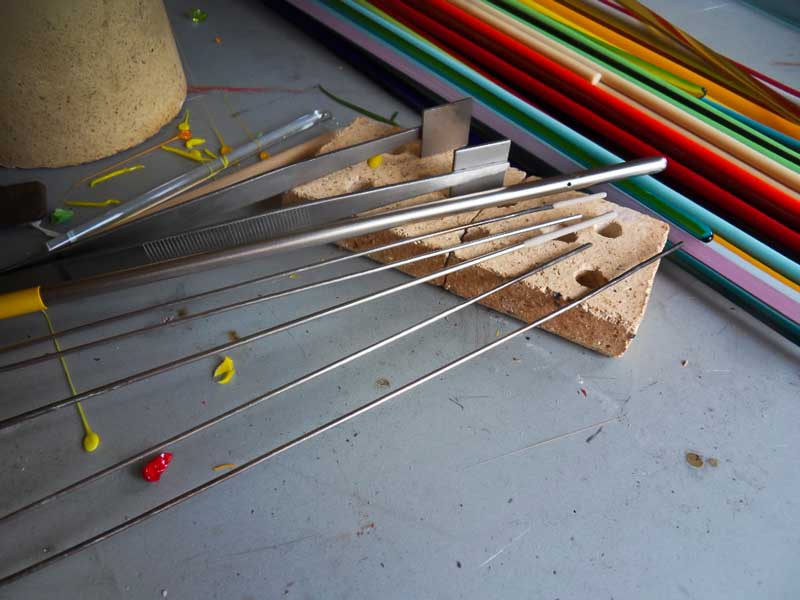 Kurzy Olomouc – pomůcky na práci se skleněnými tyčinkami na navynutí perel