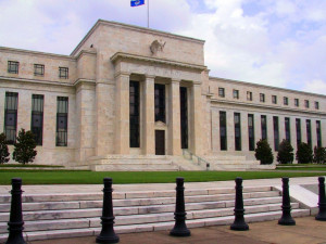 Glosa dne: Má Fed stále dostatek času na zvyšování úroků? Odpověď čekejme večer