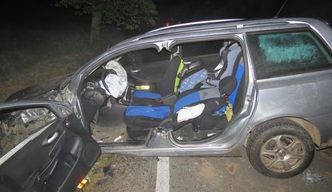 Při hrozivé nehodě bylo zraněno sedm lidí včetně dětí